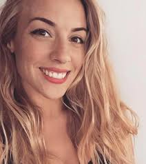 Lauren Colvin's Instagram, Twitter & Facebook