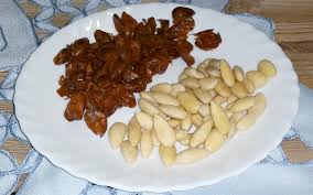 Oggi vi facciamo come spelare velocemente le vostre mandorle. Spellare Le Mandorle In Pochi Attimi Cucina Prediletta