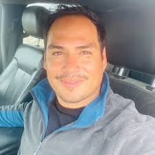 Se vende Chevrolet Silverado Z71 LT Trail Boss, año 2020, automática.  84.000 kms. Único dueño. Todos los mantenimientos se han realizado en  concesionario. Se recibe SUV en parte de pago.