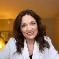 Sarah Hutton's Instagram, Twitter & Facebook