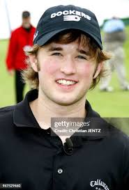 601 Michael Osment Stock Photos, High-Res Pictures, and Images