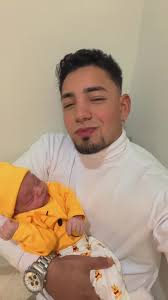 1 Mes de Mi Bebé: Celebrando a Mi Pequeño Príncipe