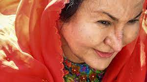 Rosmah's own estranged daughter and son in law wrote long glowing articles about what a stellar person she is. Wife Of Former Malaysia Pm Grilled Over Billion Dollar Corruption Saga