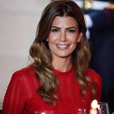 Creo que no existen los ideales de moda, me gusta cuando una mujer es fiel  a su propio estilo" J.A