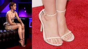 She also wears a size 11 shoe. The Top 15 Female Celebrities With The Most Beautiful Feet Exposeuk Info