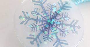 100均のインクジェットプリント用プラ板で作る雪の結晶ヘアアクセ クリスマス ヘアゴム プラ板 ヘアゴム プラバン デザイン