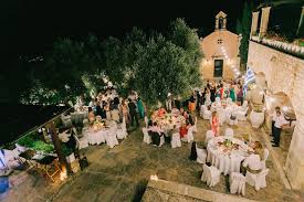 Einzigartige Hochzeitsfotos Und Hochzeitsfilme Per Drohne Hochzeitsfilme Hochzeit Location Hochzeit