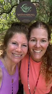 Ya casi empieza nuestro curso YOGA PARA NIÑOS con @Lisa.Olea 🤸 Será un  curso 100% online, que podrás ver a tu ritmo, y en el que podrás conectarte  por Zoom con Lisa