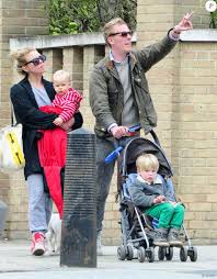 Billie piper and lawrence fox split in 2016 (image: Billie Piper Et Son Mari Laurence Fox Ainsi Que Leurs Deux Enfants A Londres Le 17 Avril 2013 Purepeople