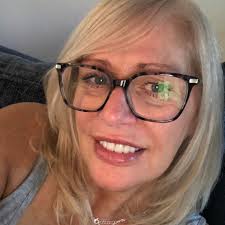 Any recommendations for healthy safe dog food for sensitive stomachs?