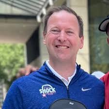 Sean Liston's Instagram, Twitter & Facebook