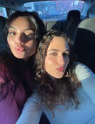 Hi! I'm alexia, urgently looking for housing. I'm 23 years old, currently  based in DC, and will be moving to NY for a job starting in June 2. I am an  arts +