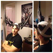 A Lot Of People Ask How We Attach Malfurions Horns We Just Made A Helmet Under The Wig With Kobracast Lightning Co Como Hacer Una Peluca Disfraces Cosplay