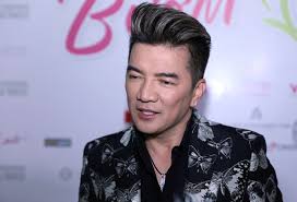 Tham gia clb ca sĩ trẻ năm 1991, đến năm 1992 đàm vĩnh hưng bắt đầu ca hát chuyên nghiệp. Ä'am VÄ©nh HÆ°ng Bá»‹ Kiá»‡n Vnexpress