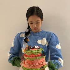 Blackpink 5th anniversary 4+1 project, and although they didn't provide a release date or any other information about the project. Blackpink Jennie Jisoo And Oh My Girl Arin Top 2021 S Girl Group Brand Ranking Zapzee