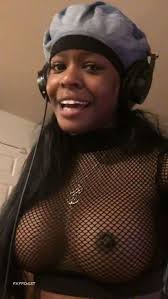 Azealia Banks Nude and Sexy Photo Collection - Fappenist