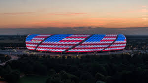 Combined tours are mainly offered on days when there are no matches. Fcb Goes Usa Allianz Arena In Us Nationalfarben 100 Us Fanclub Gegrundet Fc Bayern Munchen
