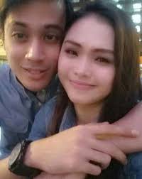 Sebelum ini, selepas kes kontroversi bersama pelakon afifah nasir, aliff aziz sekali lagi didakwa berlaku curang dengan seorang pelakon wanita oktovia menrose tak lama sebelum ini. Singaporean Actor Aliff Aziz Loses Wife As She Is Granted A Divorce Due To His Straying Ways The Independent Singapore News