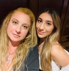 Kimberly Terwilliger's Instagram, Twitter & Facebook