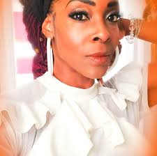 Vanessa Smith's Instagram, Twitter & Facebook