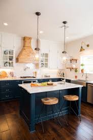 Designs By Joanna Gaines Of Hgtv Fixer Upper Owner Of Magnolia Market Magnoliamarket Com Interior Design Kitchen Home Kitchens Kitchen Inspirations