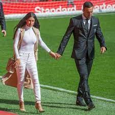 Sigue el día a día de mi nuevo proyecto #cantautor aquí. Jose Enrique Jesanchez3 Twitter