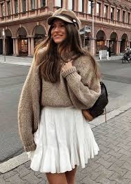بالصور ١٥ فكرة مميزة لارتداء البلوفر الفضفاض في الشتاء Fashion Outfits Fashion Outfits