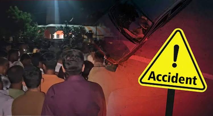 चाळीसगाव-मालेगाव रस्त्यावर भीषण अपघात; भरधाव कारने तीन महिलांना उडवले, एकाचा जागीच मृत्यू तर दोन गंभीर