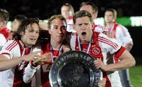 Ajax en napoli willen jan vertonghen wegplukken bij tottenham hotspur, zo meldt the telegraph woensdag. Vertongen Und Alderweireld Feiern Titel Mit Ajax Amsterdam