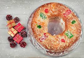 Drizzle a sweet glaze on top to give the bread a little something extra. 15 Spanish Christmas Foods To Celebrate The Holidays The Best Latin Spanish Food Articles Recipes Amigofoods