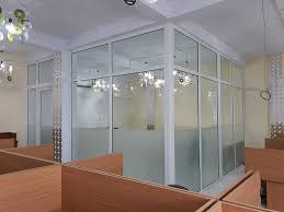 Partisi ruangan atau pembatas ruangan satu dengan ruangan lain pada rumah tidak melulu menggunakan pembatas dinding berukuran tebal. Aneka Penyekat Ruangan Dari Kusen Upvc Kusenupvcalumunium Com