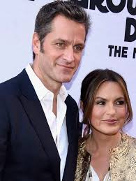 Mariska y Peter ayer en los Critics Choice Awards 🤍 #mariskahargitay  #peterhermann