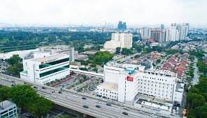 An image resembling the blessed virgin mary which appeared on a window at a private hospital in subang jaya has sent hundreds news of the appearance exploded within the catholic community and within hours, the devout, curious and skeptic converged at the sime darby. People At Heart The Star