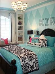 Parte della camera da letto della scena dei bambini con una ragazza in stile cartone animato. In The Spirit Of Easter Pinterest Is Doing A Scavenger Hunt I Was Lucky Enough To Find The Decorazione Camera Da Letto Camerette Idee Per La Stanza Da Letto