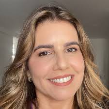 Quem aí já comprou a roupa nova pra sentar no sofá? Kkkk tofora