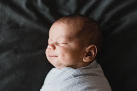 Why Your Newborn Photo Session Should Be Done At Home Instead Of A Studio —  Natalie Maria Photography