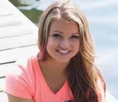 Ivy Dow's Instagram, Twitter & Facebook