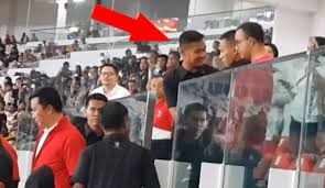 Hasil gambar untuk anis dicegah podium