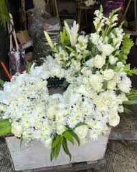 We specialize in flowers delivery manila, singing telegram harana, ferrero bouquets, sympathy funeral flowers, flowers bouquet delivery in metro manila, makati, quezon city, mandaluyong, pasig, caloocan, paranaque, marikina, valenzuela, pasay, taguig, las pinas, muntinlupa. Send Flowers To Philippines Funeral Flowers Delivery To Philippines