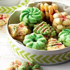 Send a care package that's sure to shape smiles. Costco Is Selling This Huge Cookie Tray For Only 18 99 Taste Of Home