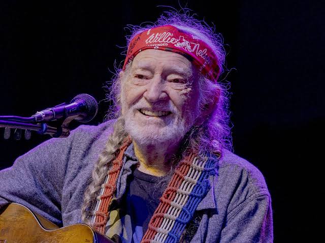 Willie Nelson, 93, has a brilliant response to the time he tried a 10-day juice cleanse