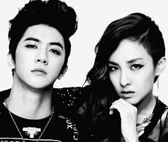 2ne1 S Sandara Park Takes Photos Of Little Brother During Mblaq Performance Celebrity Siblings Movie Premiere 2ne1