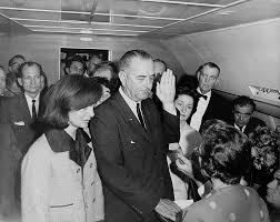 1000 x 796 jpeg 150 кб. Lyndon B Johnson President Usa United States Of America Eid Swearing Aif Force One Head Of State First Lady Jacqueline Kennedy Pikist