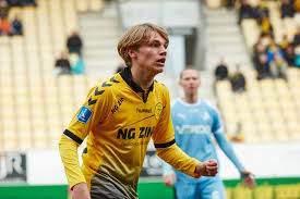 Simon thorup kjær (born 26 march 1989) is a danish professional footballer who plays as a centre back for italian club milan and captains the denmark national team. Jeppe Kjaer Footballer Born 2004 Wikipedia