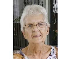 Shellie Stewart's Instagram, Twitter & Facebook