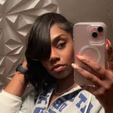 Ericka Simmons's Instagram, Twitter & Facebook