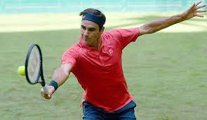 He turned pro in 1998, and with his victory at wimbledon in 2003 he became the first swiss man to win a grand slam singles title. Tennis Roger Federer Mit Gelungenem Rasen Comeback In Halle
