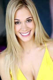 Elise Compton's Instagram, Twitter & Facebook