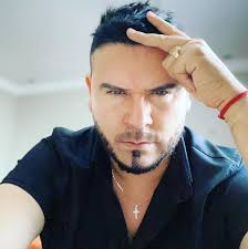 El greñas ✌🏼😂.