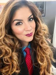 Verónica Reyes Barón. Internacionalista